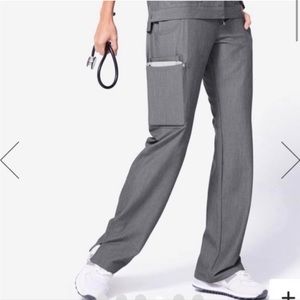 Figs Kade Cargo Scrub Pants Size XS NWT!